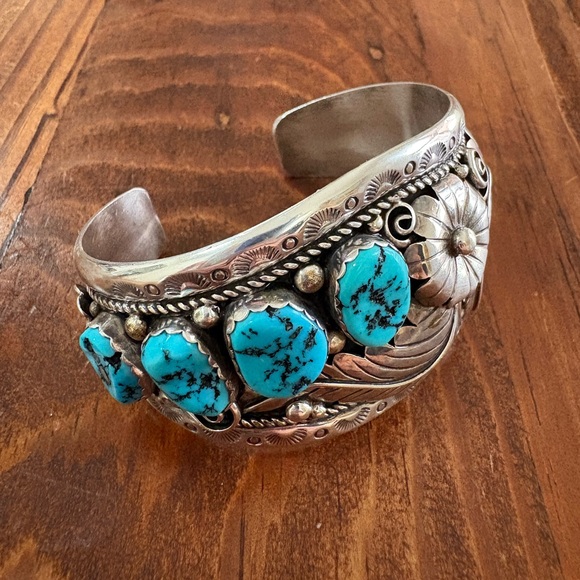 Vintage Julia Etsitty Navajo Sterling Silver Turquoise Cuff Bracelet Signed - Picture 1 of 4